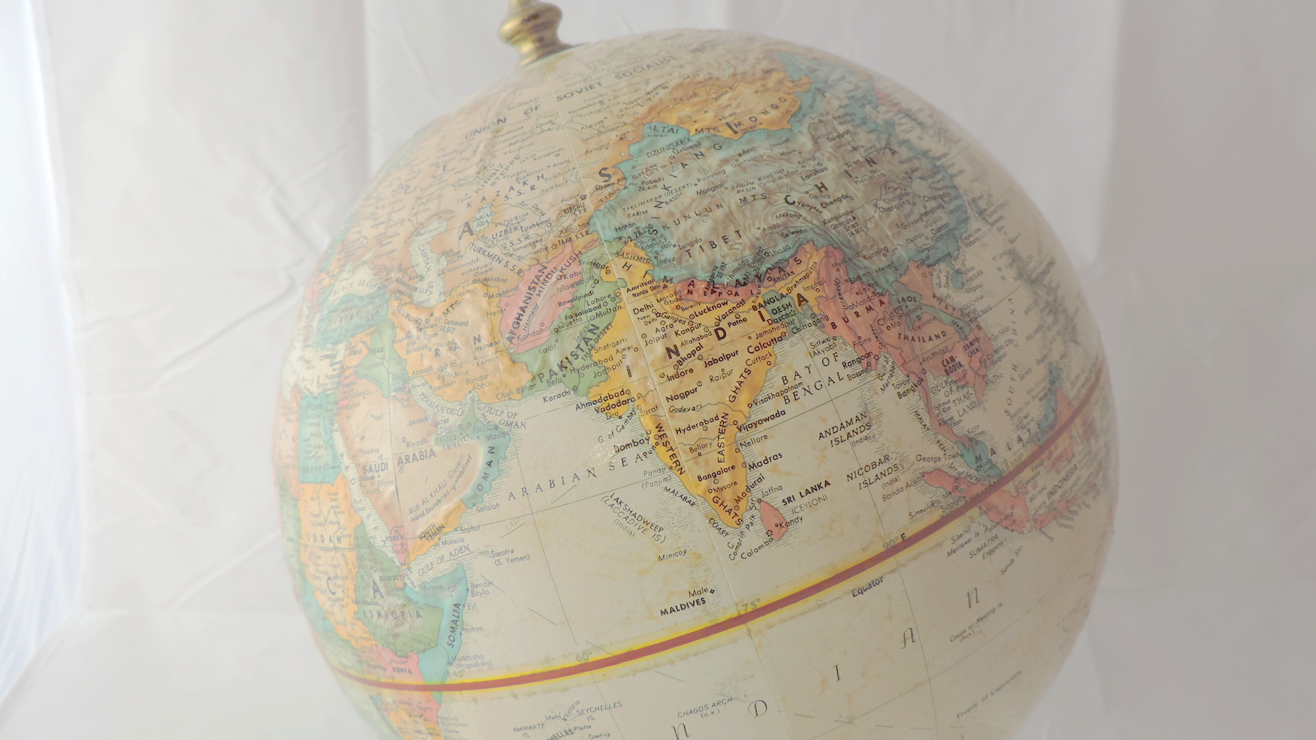 Replogle Raised Relief Globe