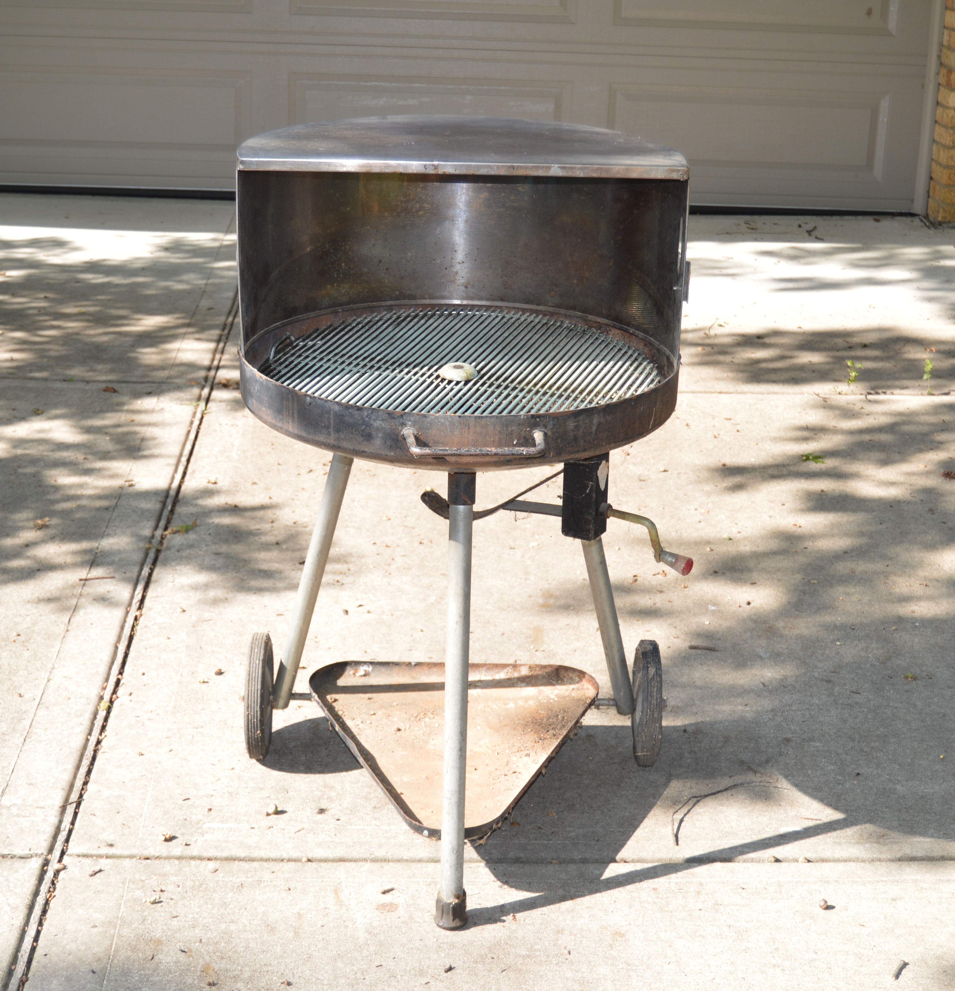 Mid-Century Barbecue Grill