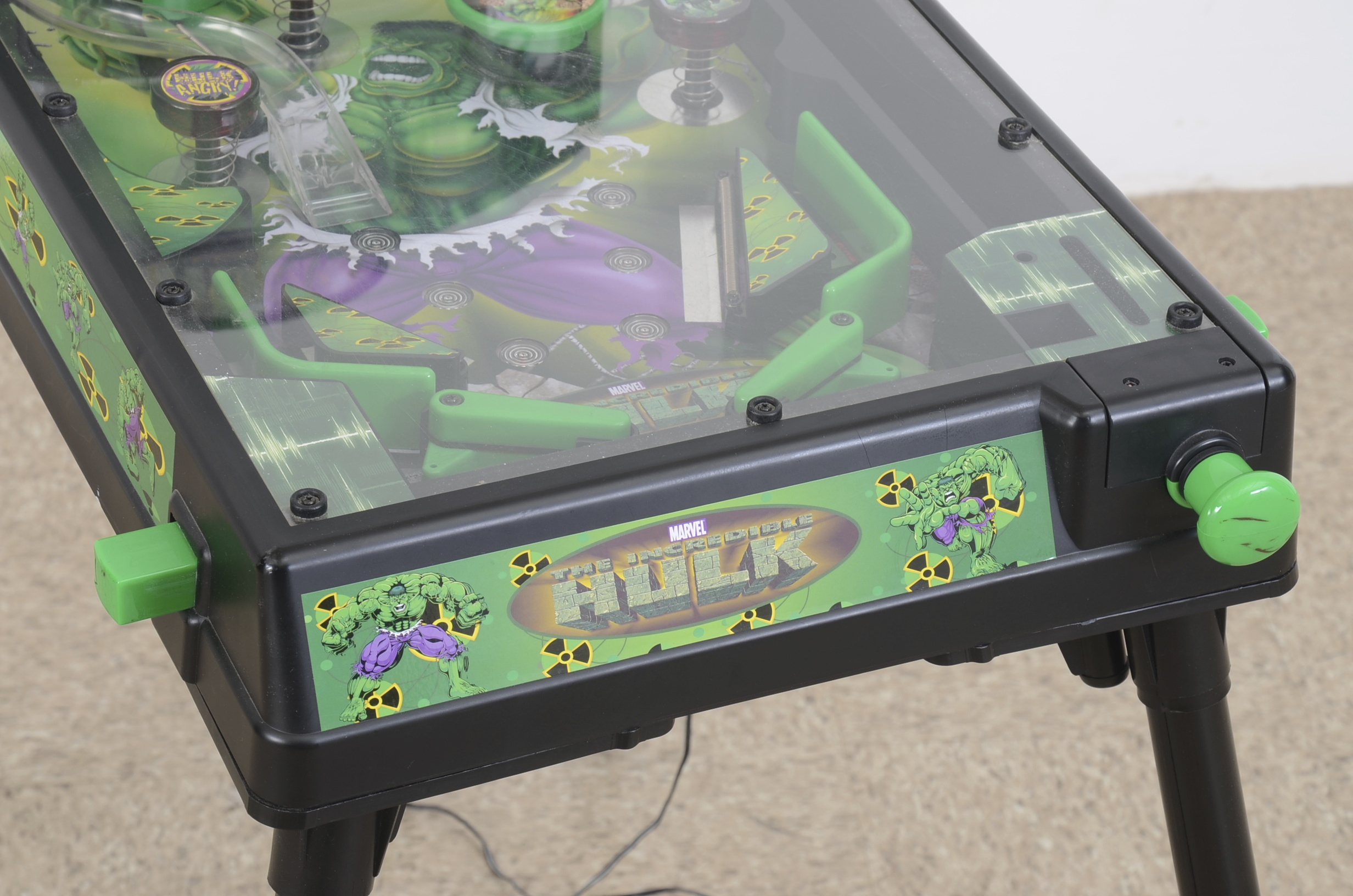 Marvel Incredible Hulk Pinball Machine
