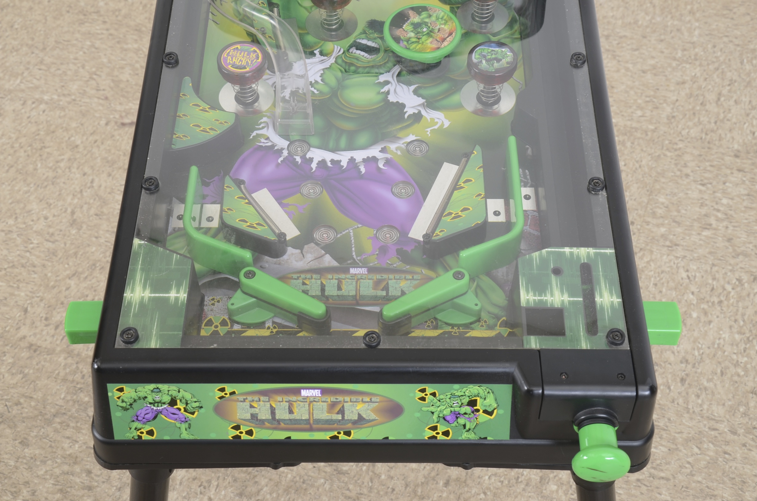 Marvel Incredible Hulk Pinball Machine