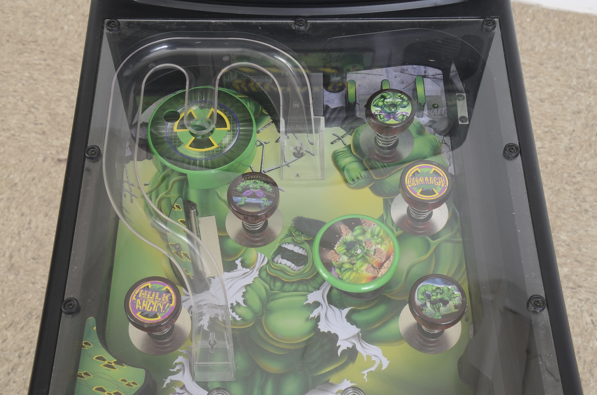 Marvel Incredible Hulk Pinball Machine