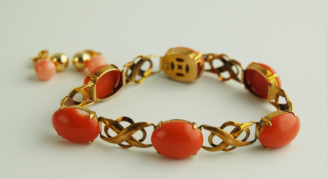 14K Yellow Gold Coral Link Bracelet and Earrings