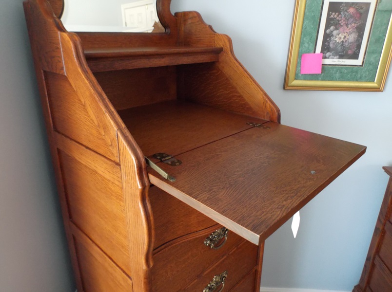 Lexington Reproduction Victorian Style Oak Lingerie Vanity Chest 