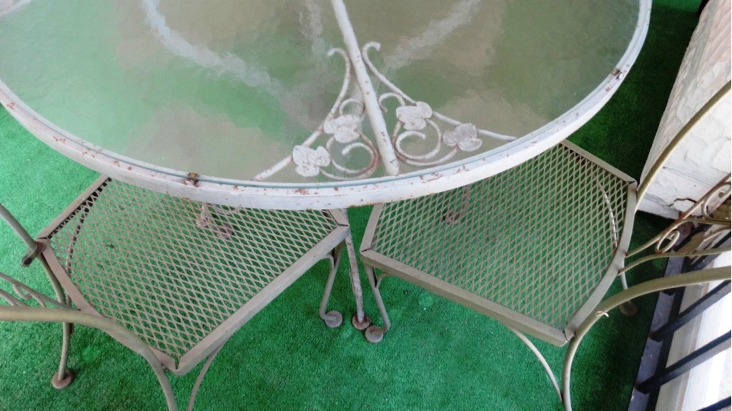 Vintage Iron Patio Table and Chairs