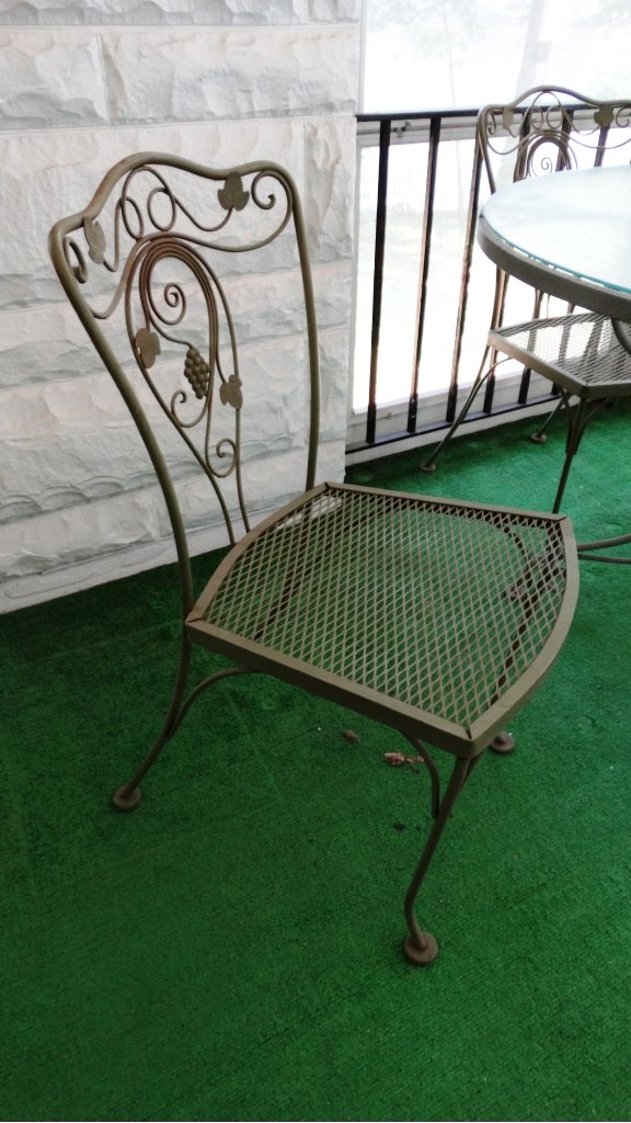 Vintage Iron Patio Table and Chairs