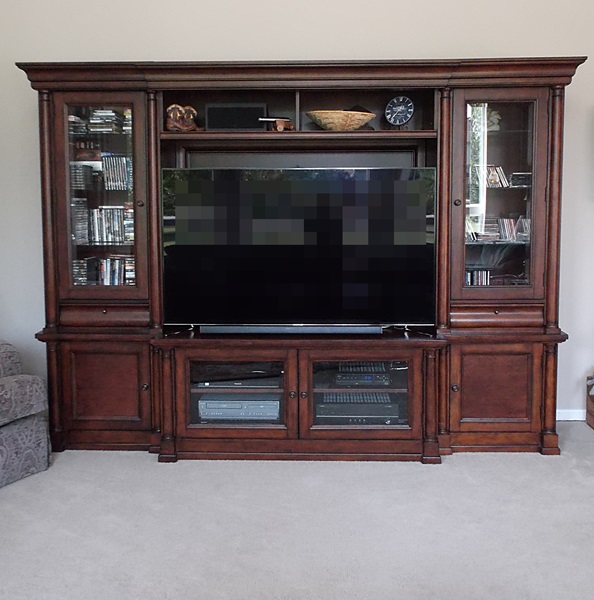 Bassett Louis-Philippe Open Entertainment Wall