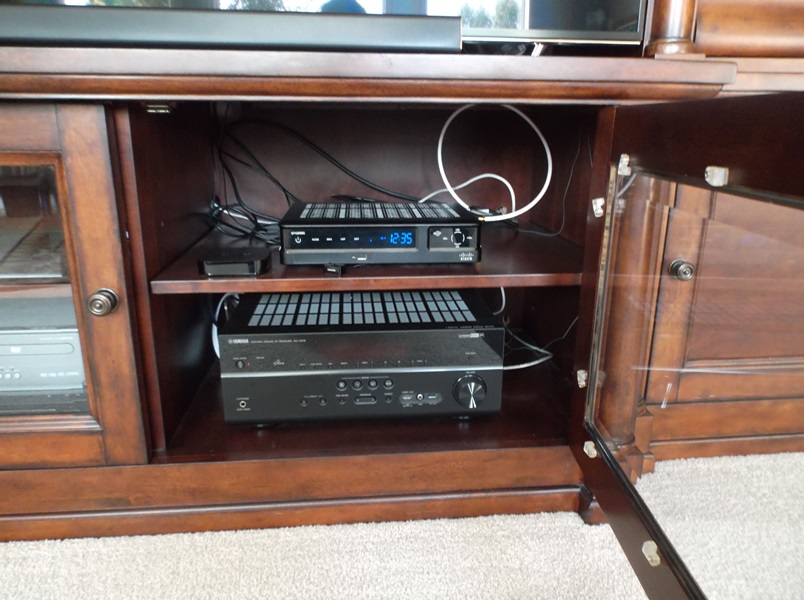 Bassett Louis-Philippe Open Entertainment Wall