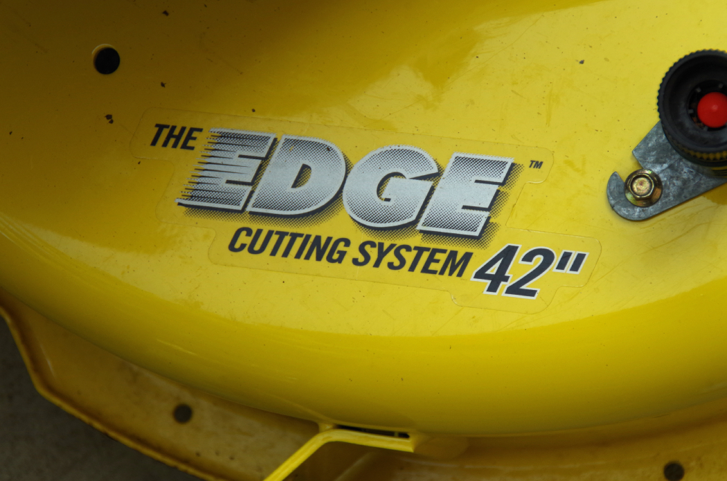 John Deere LA 115 Riding Mower/Tractor 