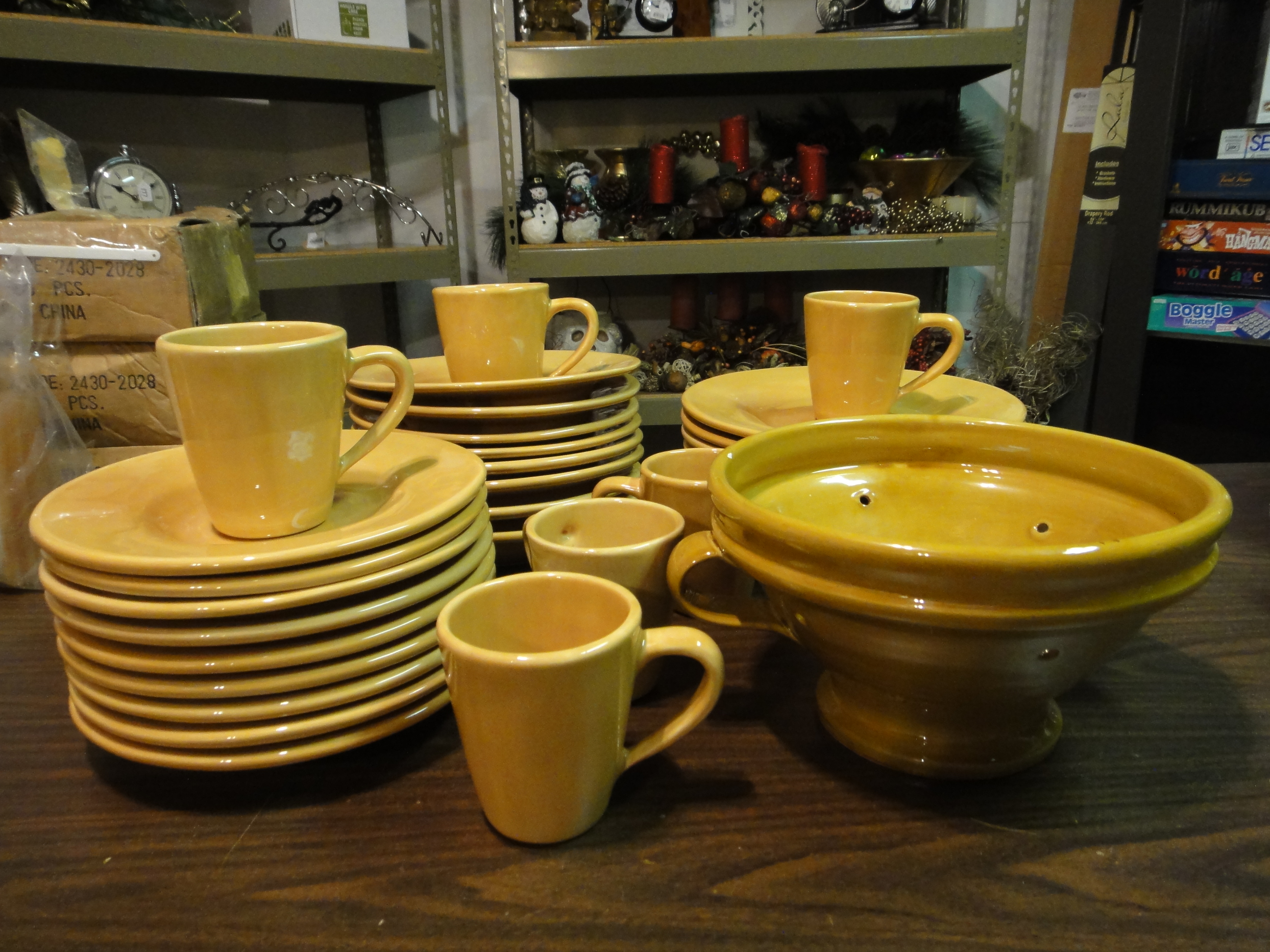 32-Piece Pottery Barn Dinnerware Group