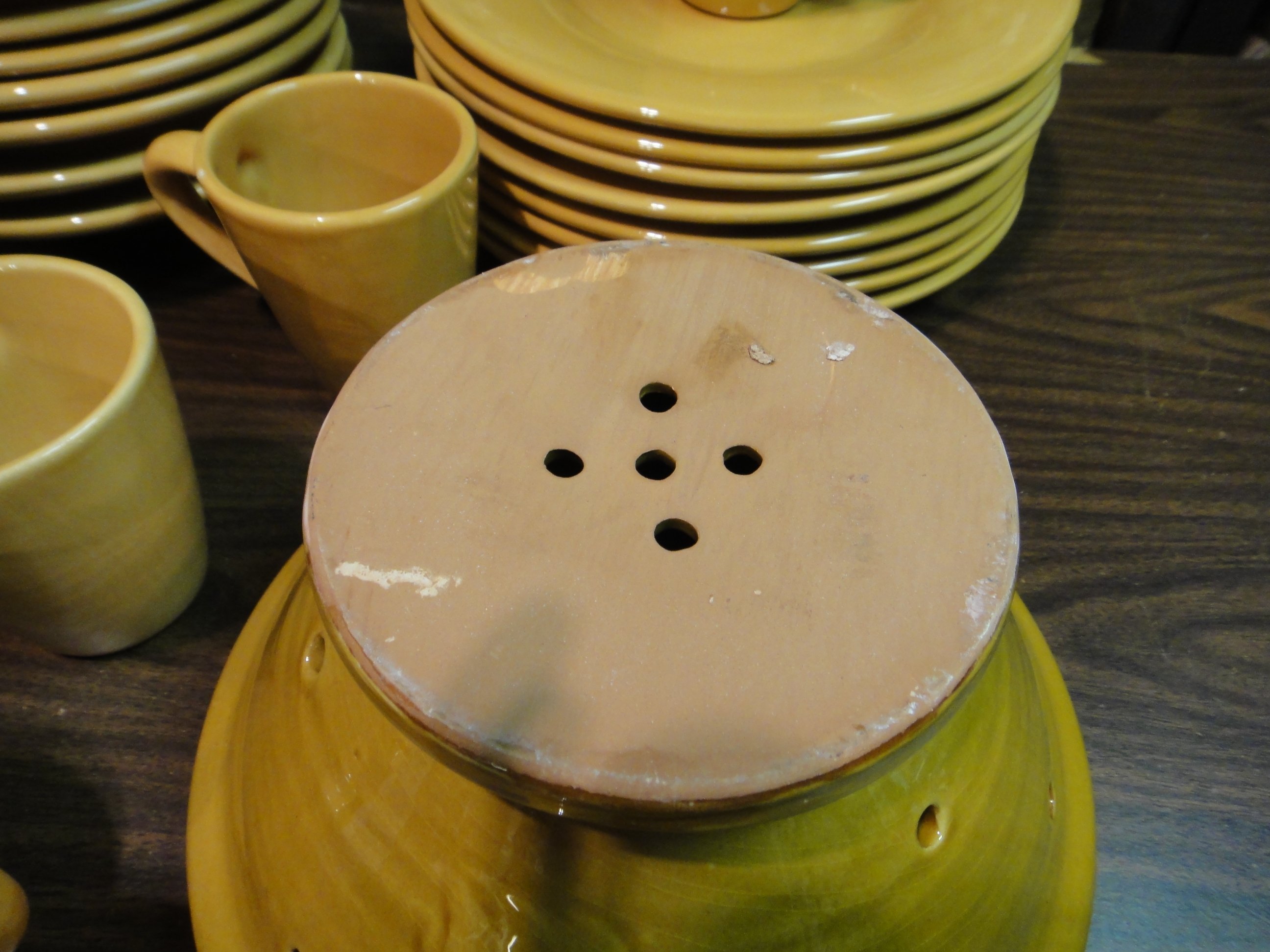 32-Piece Pottery Barn Dinnerware Group