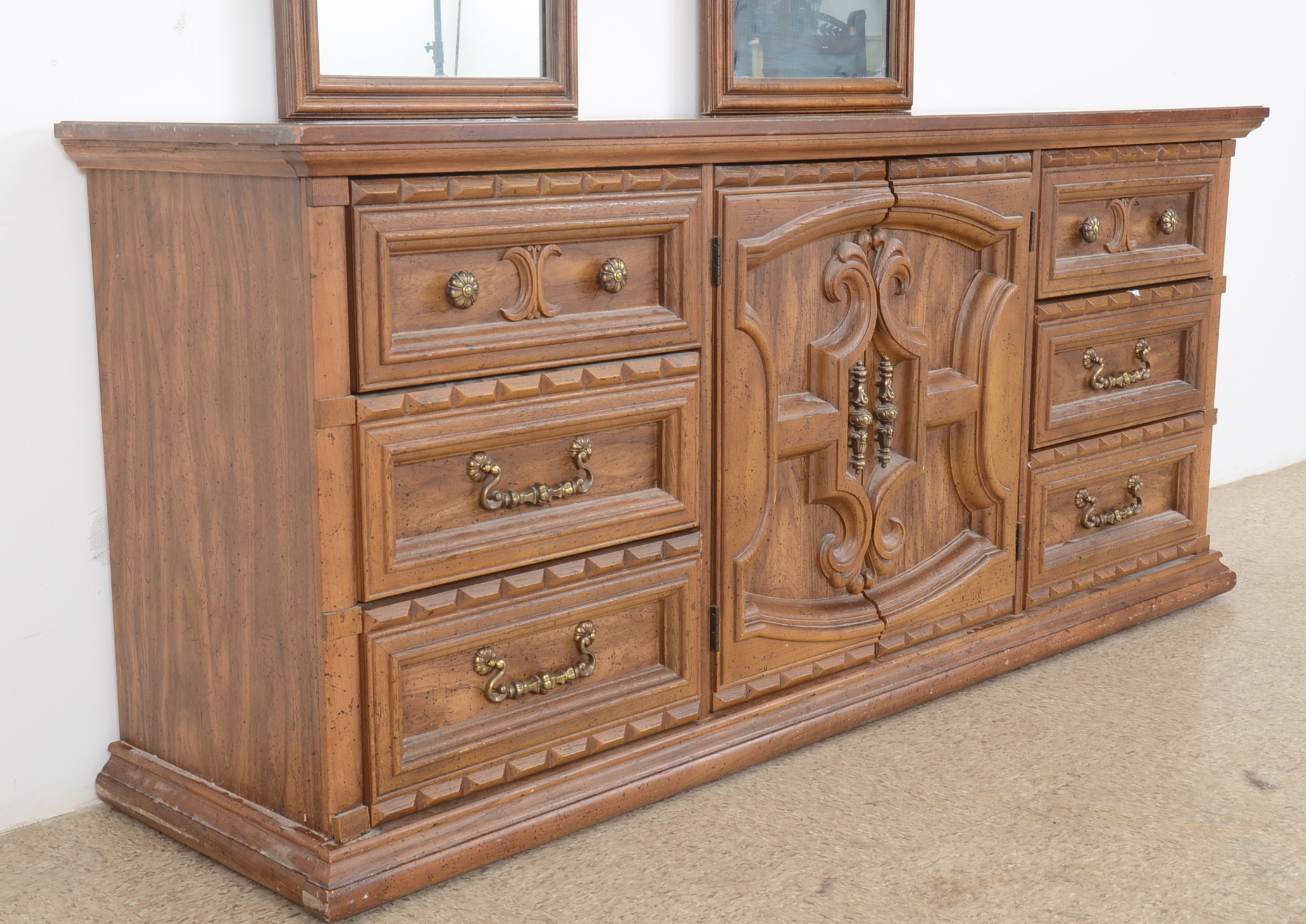 Bassett Furniture Industries, Inc. Dresser