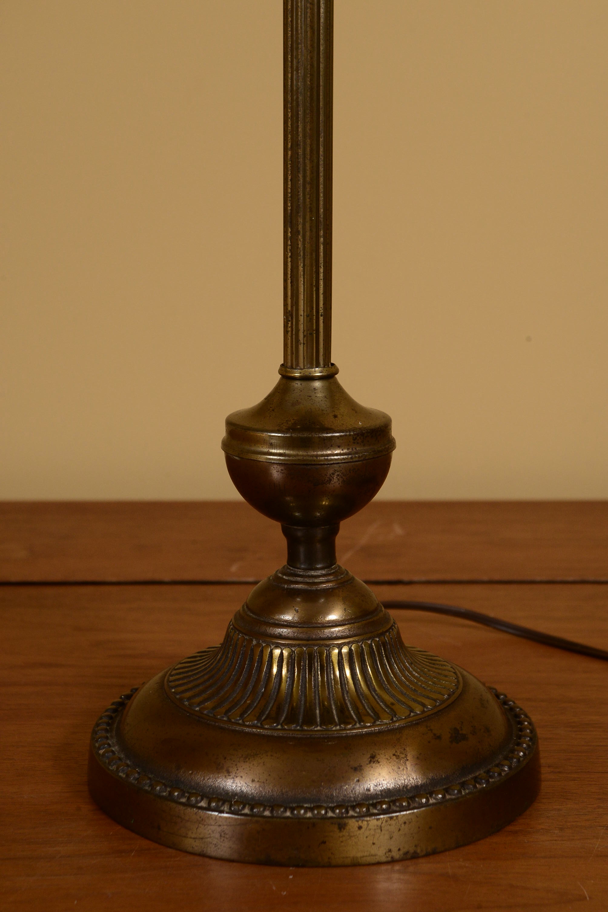 Thick Brass Vessel Lamp