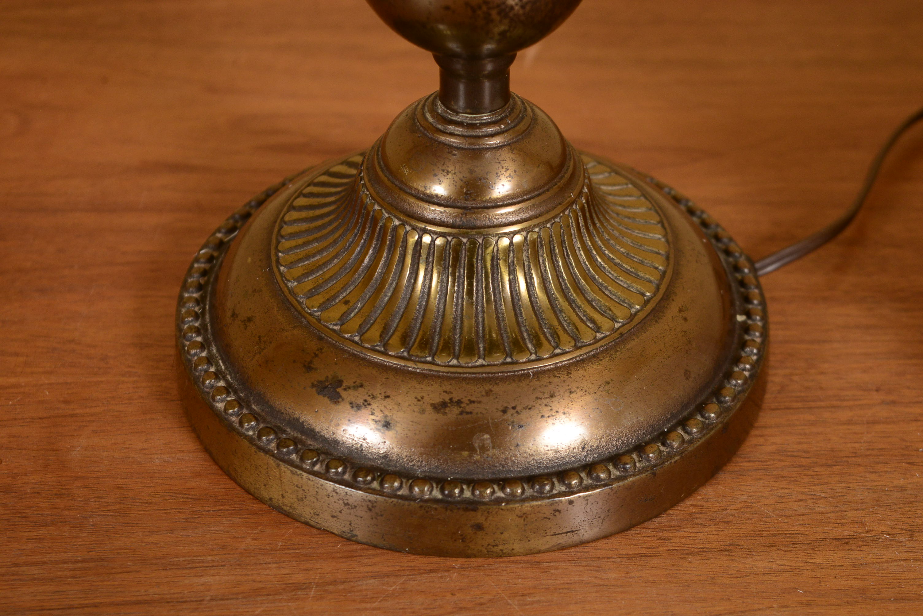 Thick Brass Vessel Lamp