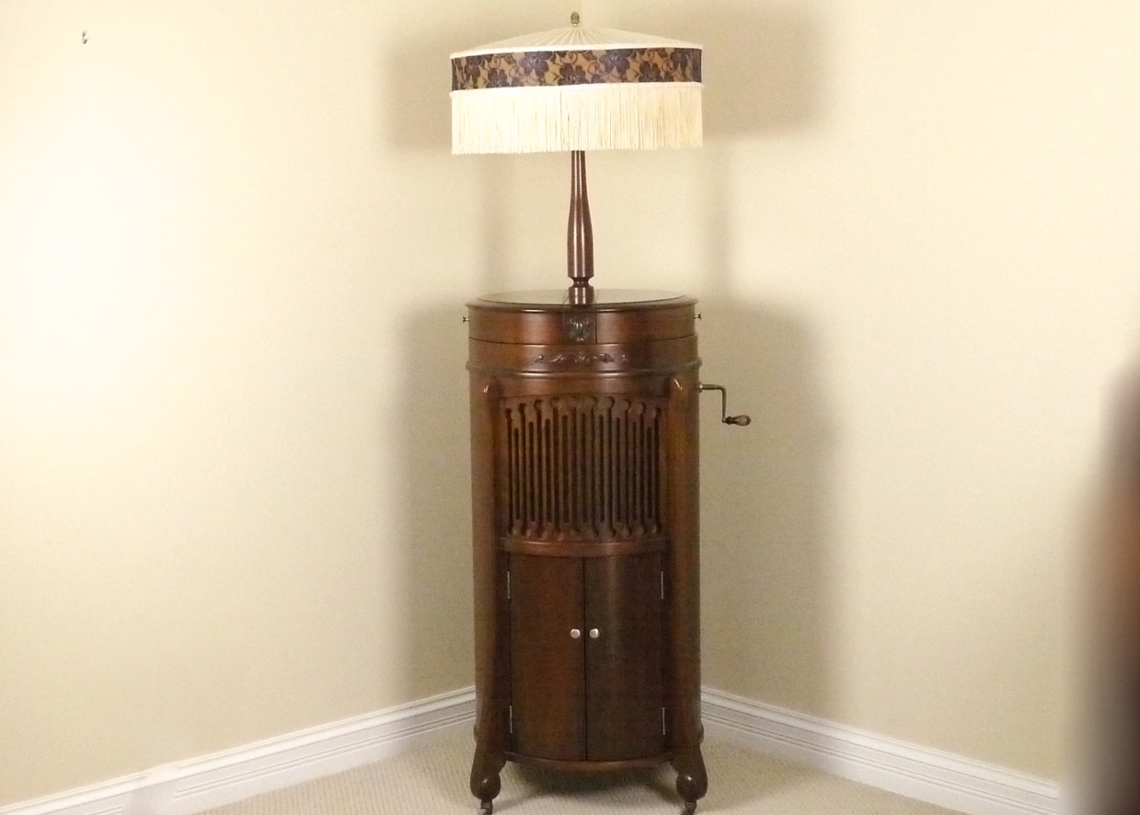 Early 20th Century Phonograph by Modernola with Lamp
