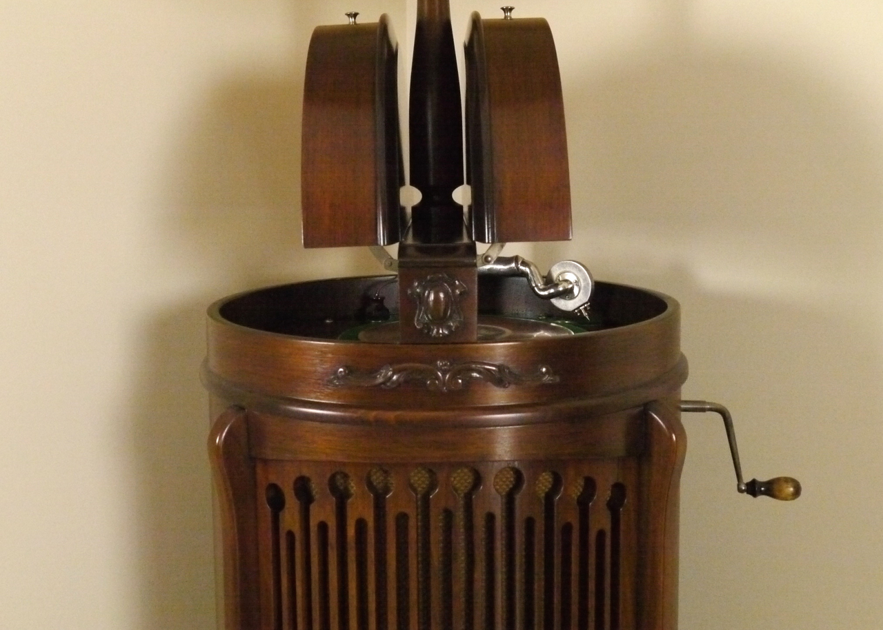 Early 20th Century Phonograph by Modernola with Lamp
