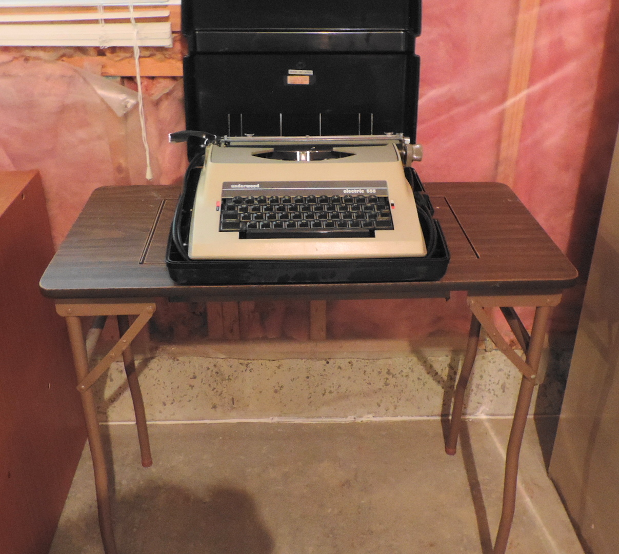 Underwood Electric Typewriter