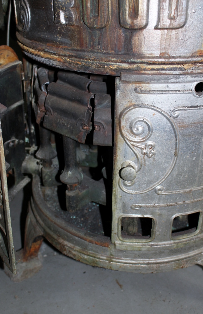 Antique Ruud Automatic Water Heater