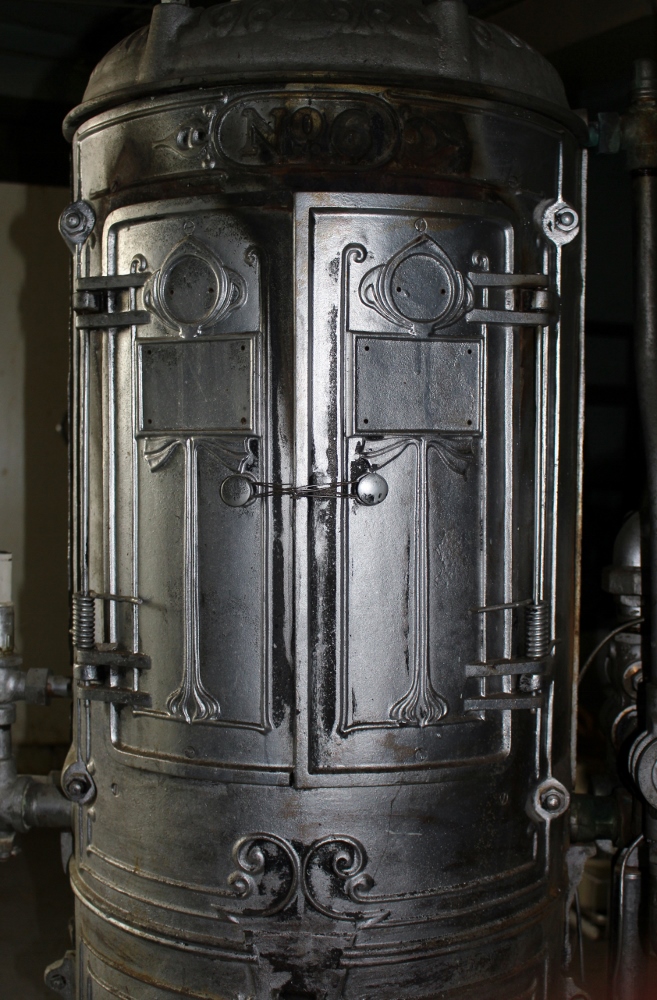 Antique Ruud Automatic Water Heater