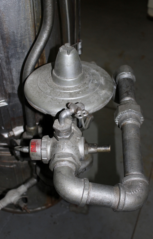 Antique Ruud Automatic Water Heater