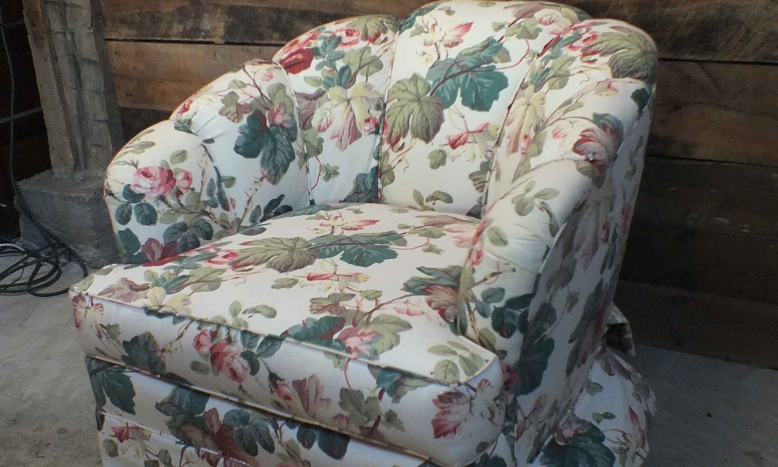 Traditional Floral Barrel Chair