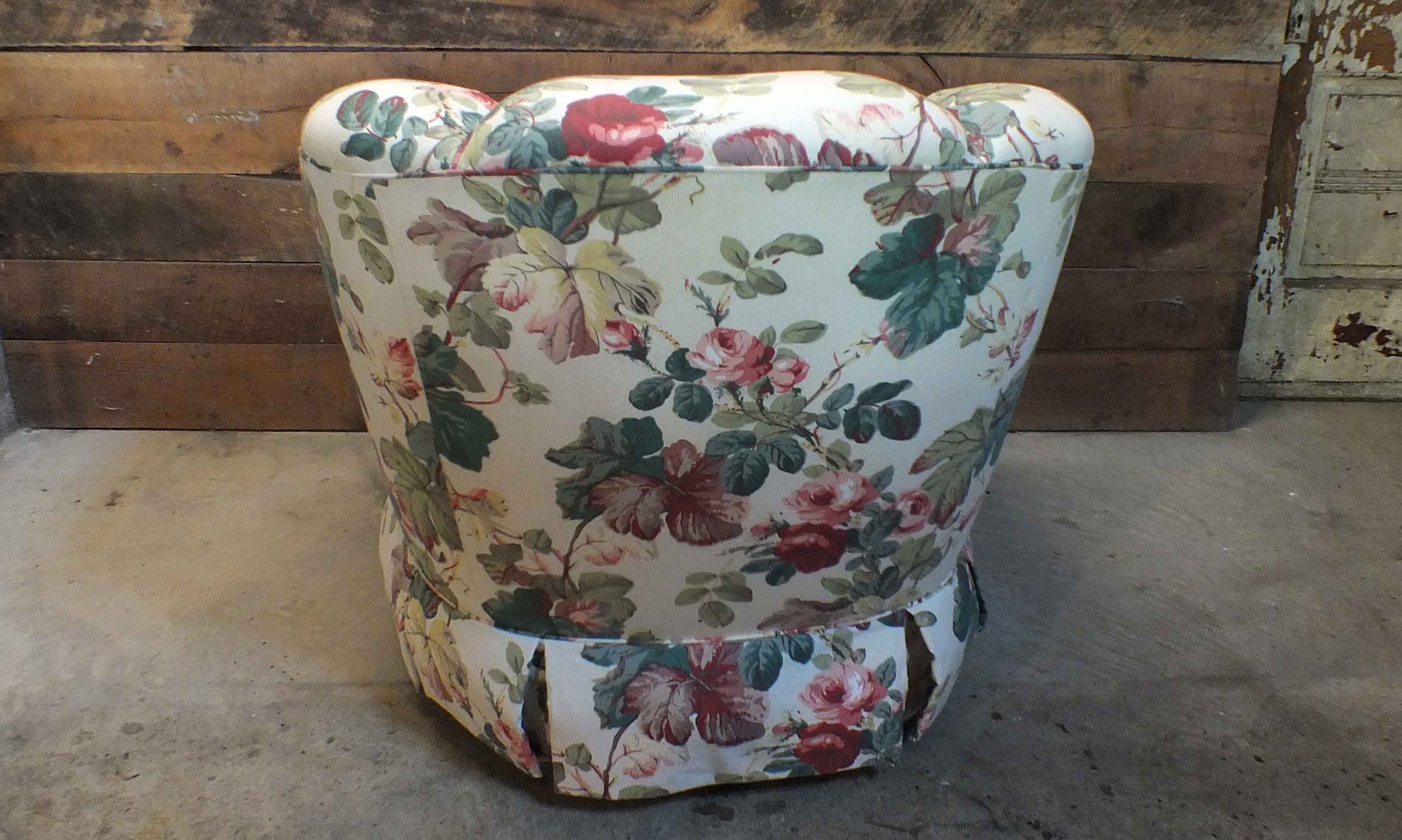 Traditional Floral Barrel Chair