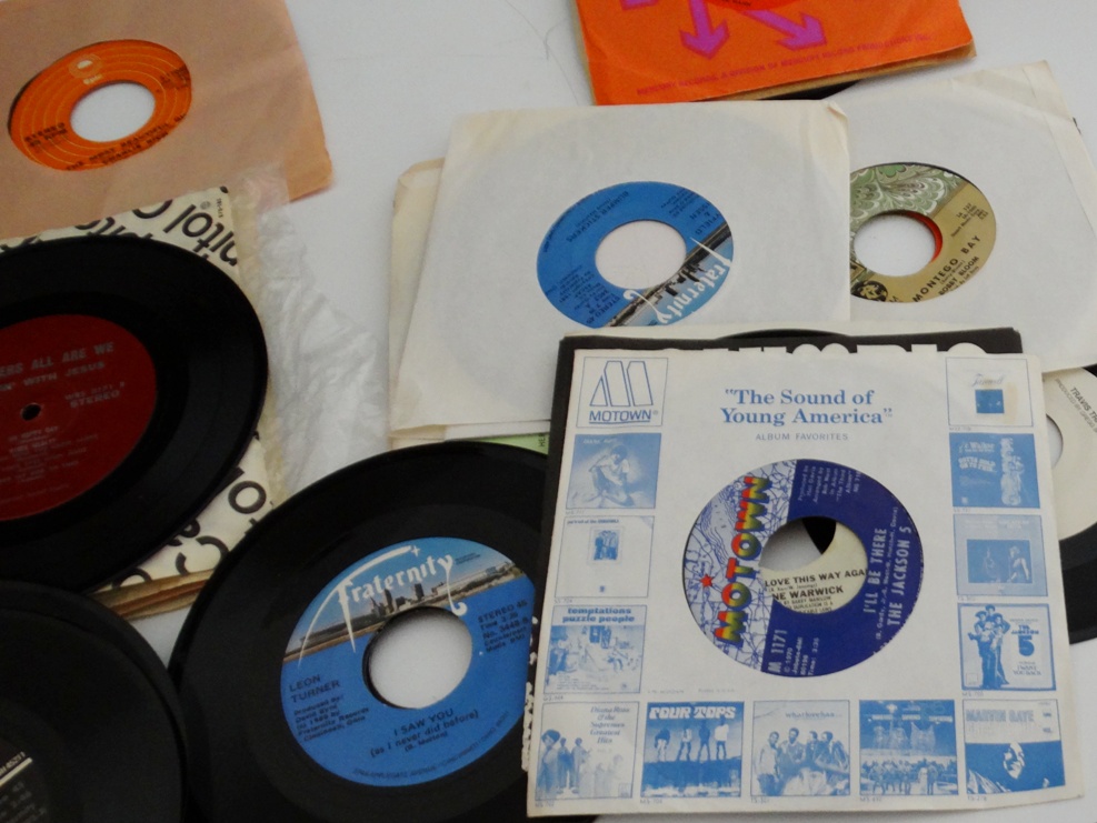 Selection of 45 rpm Records Including Fraternity Local Label