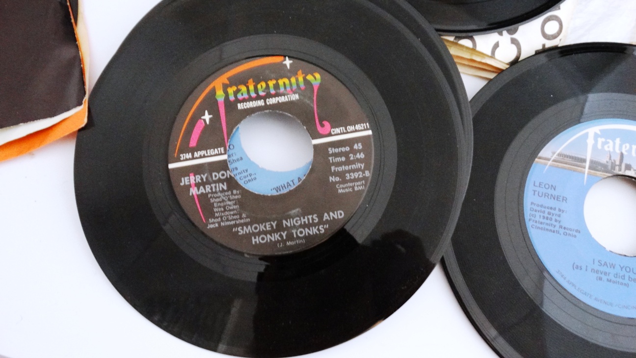 Selection of 45 rpm Records Including Fraternity Local Label