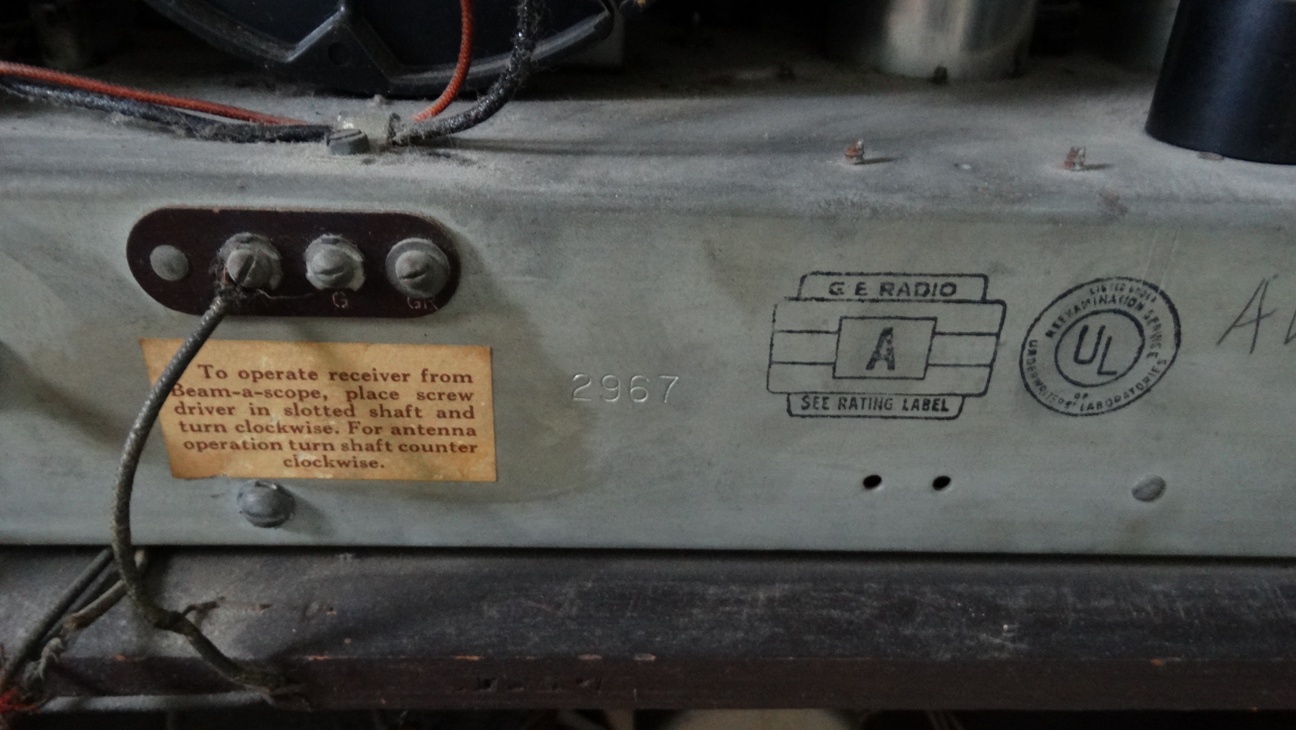 Vintage General Electric Radio Console