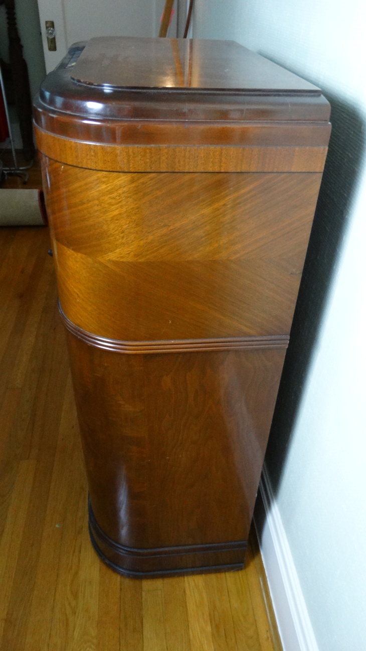 Vintage General Electric Radio Console