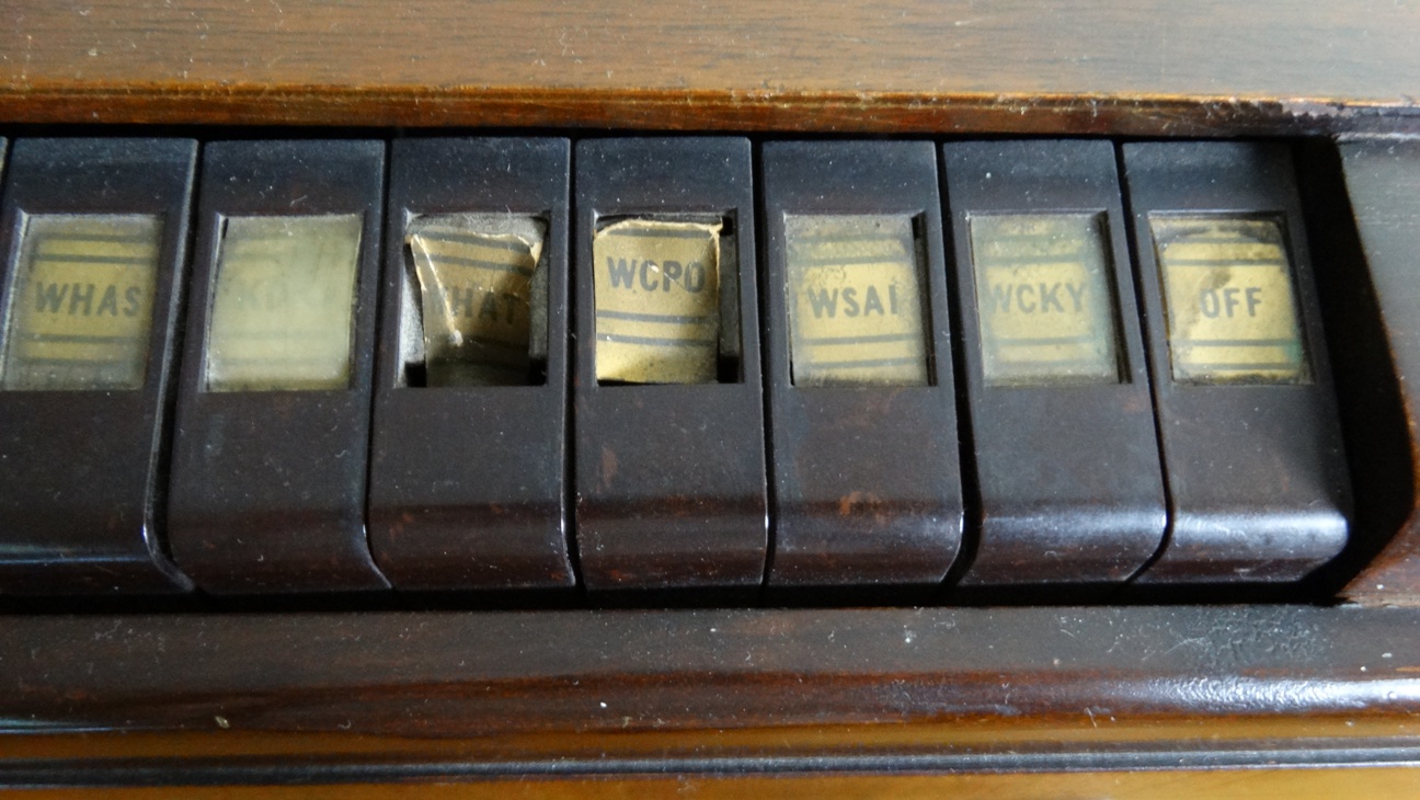 Vintage General Electric Radio Console