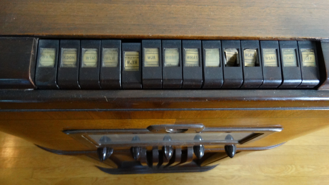Vintage General Electric Radio Console
