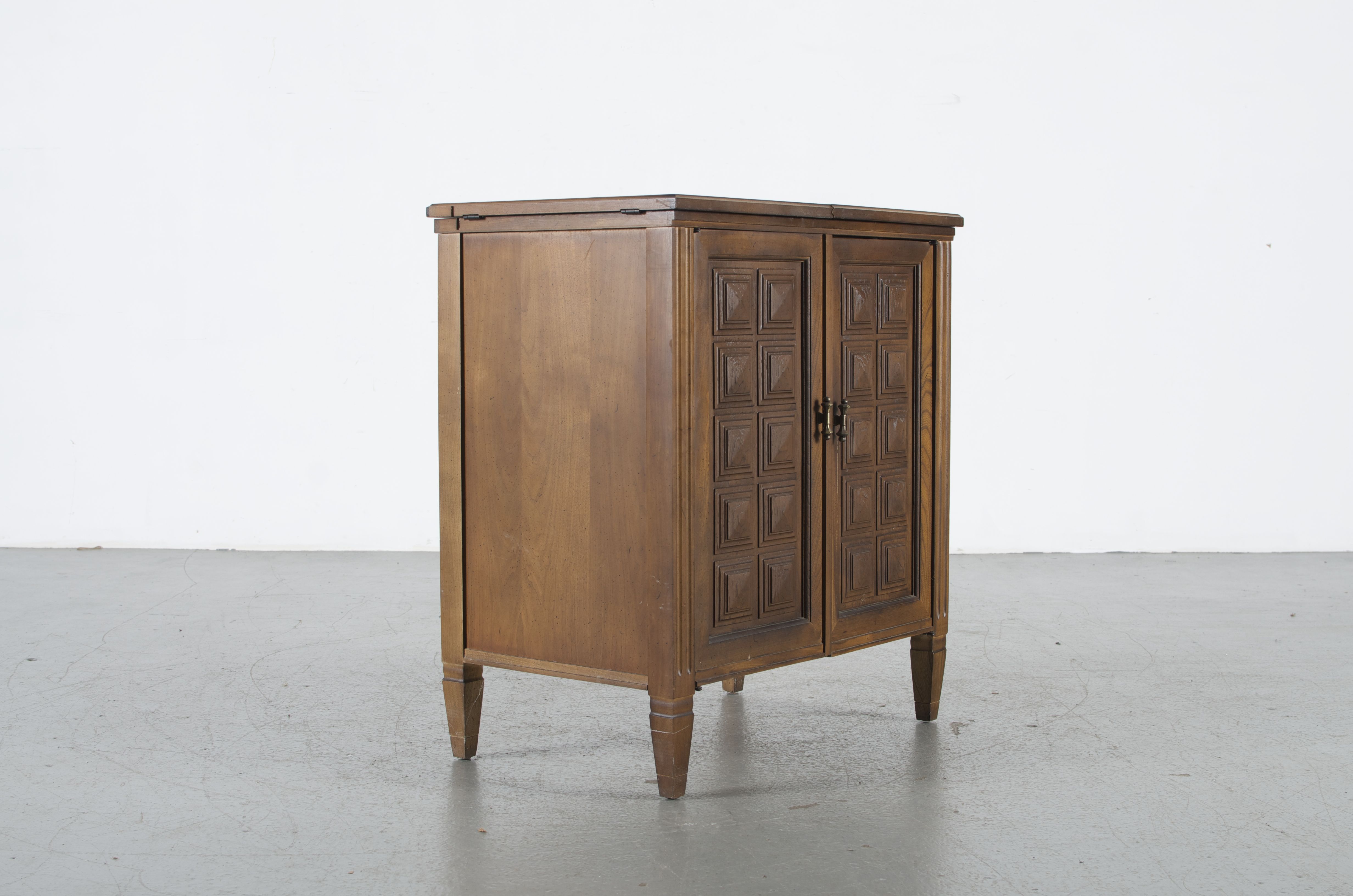 Singer Golden Touch Sewing Machine with Sewing Table1