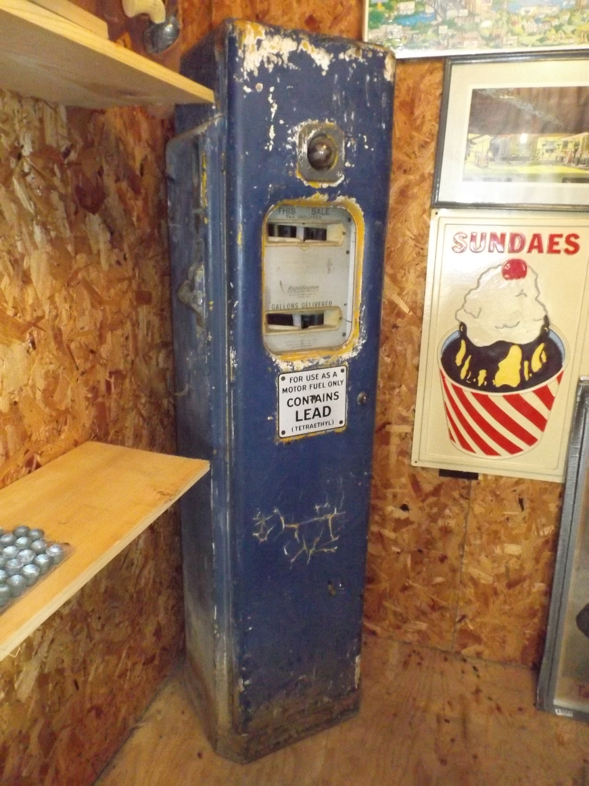 Vintage Rapidayton Gas Pump