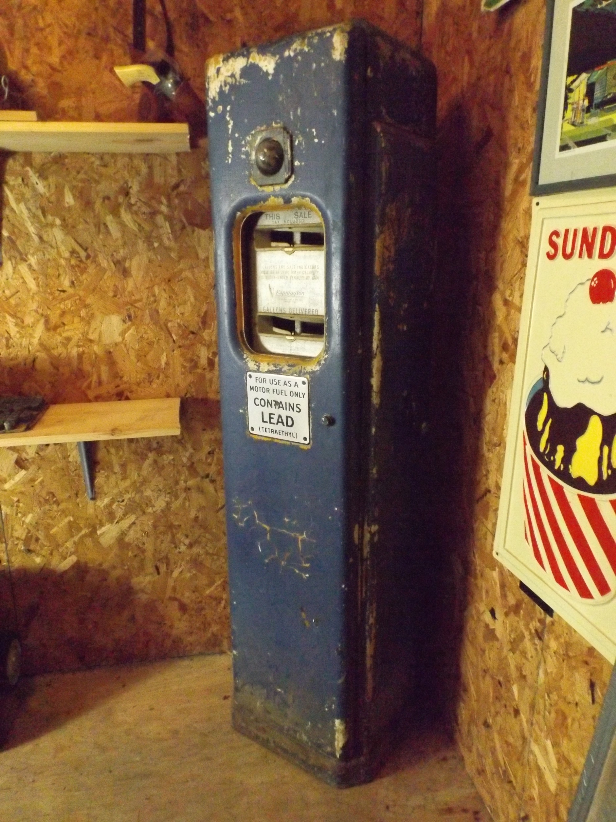 Vintage Rapidayton Gas Pump