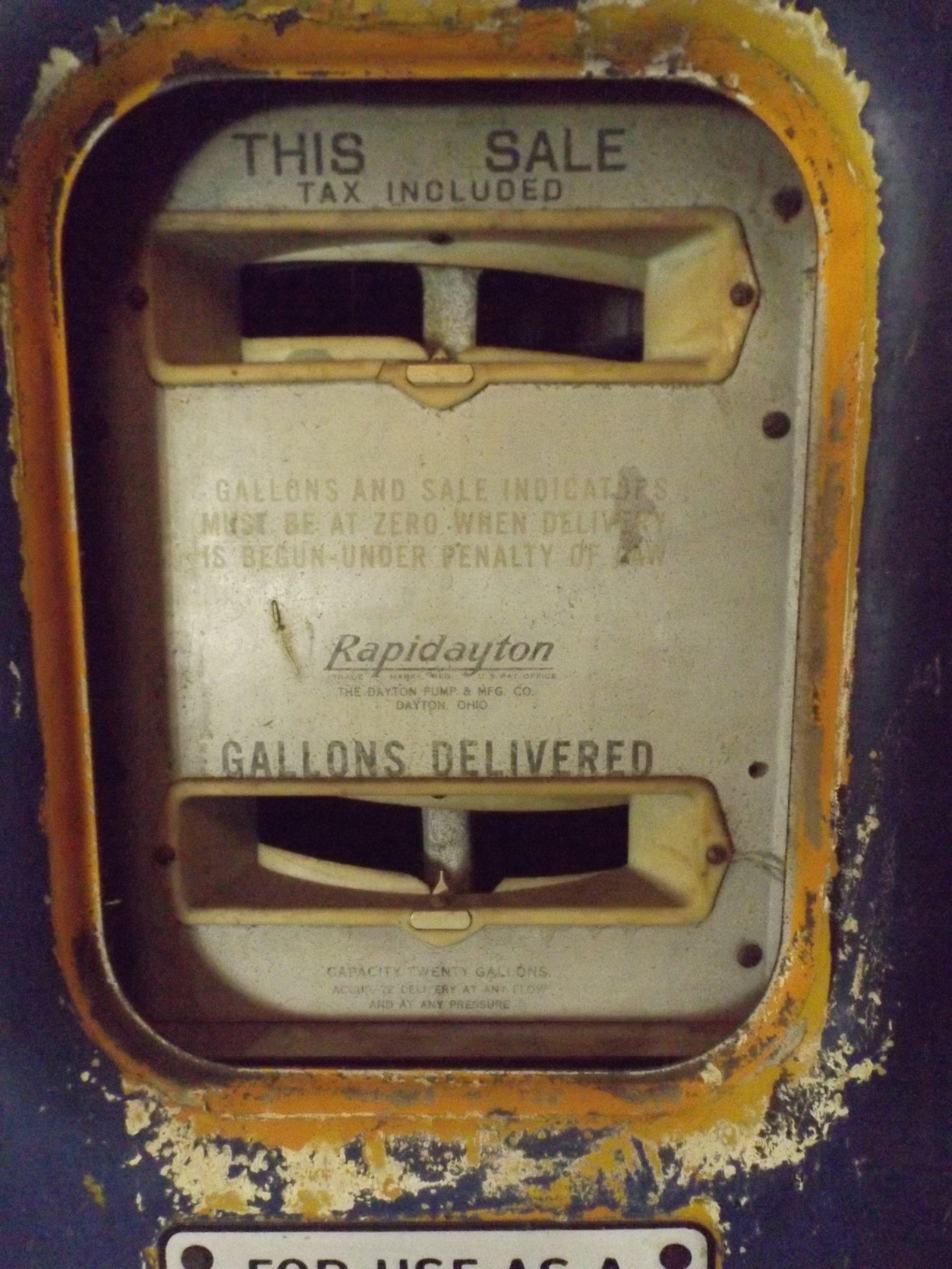 Vintage Rapidayton Gas Pump