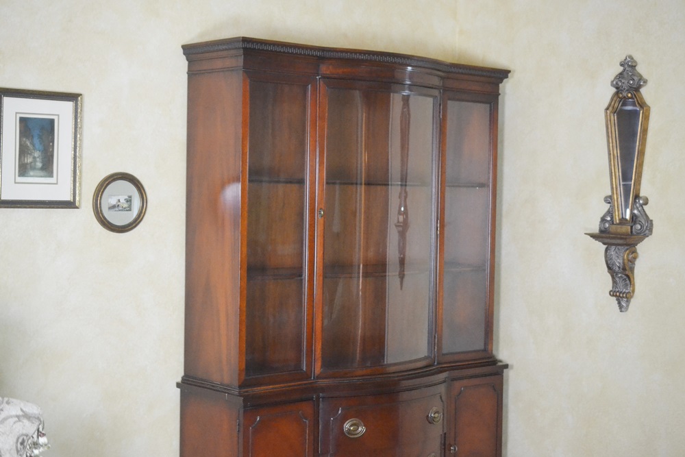 Drexel Duncan Phyfe Style Bow Front  China Cabinet