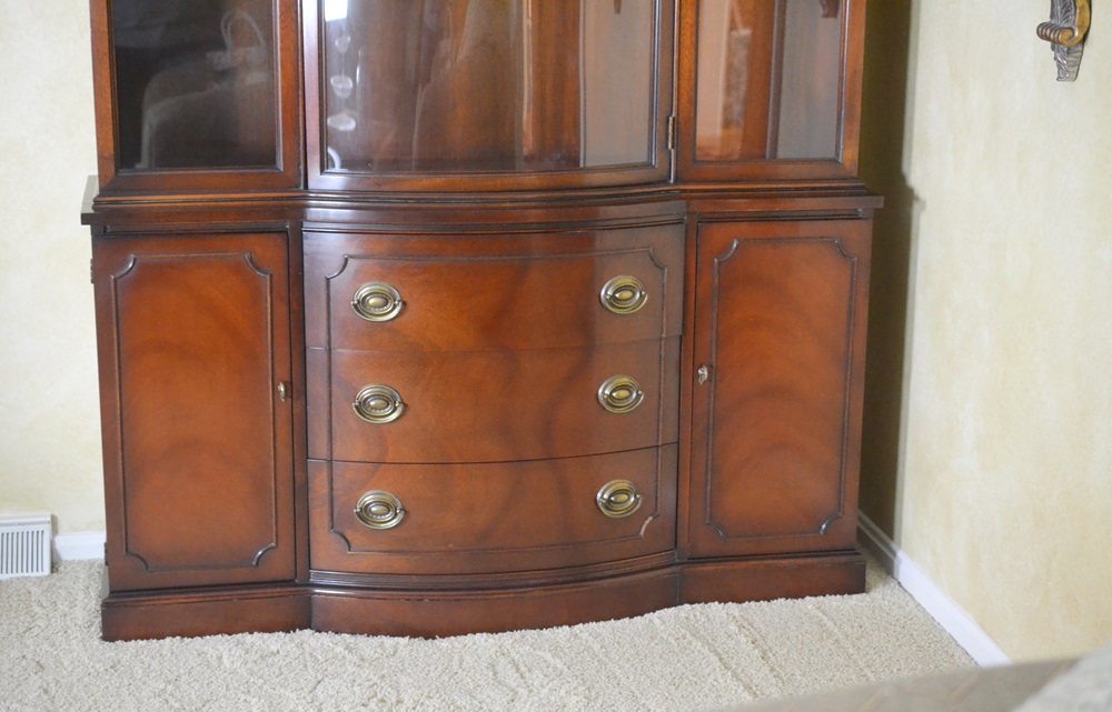 Drexel Duncan Phyfe Style Bow Front  China Cabinet