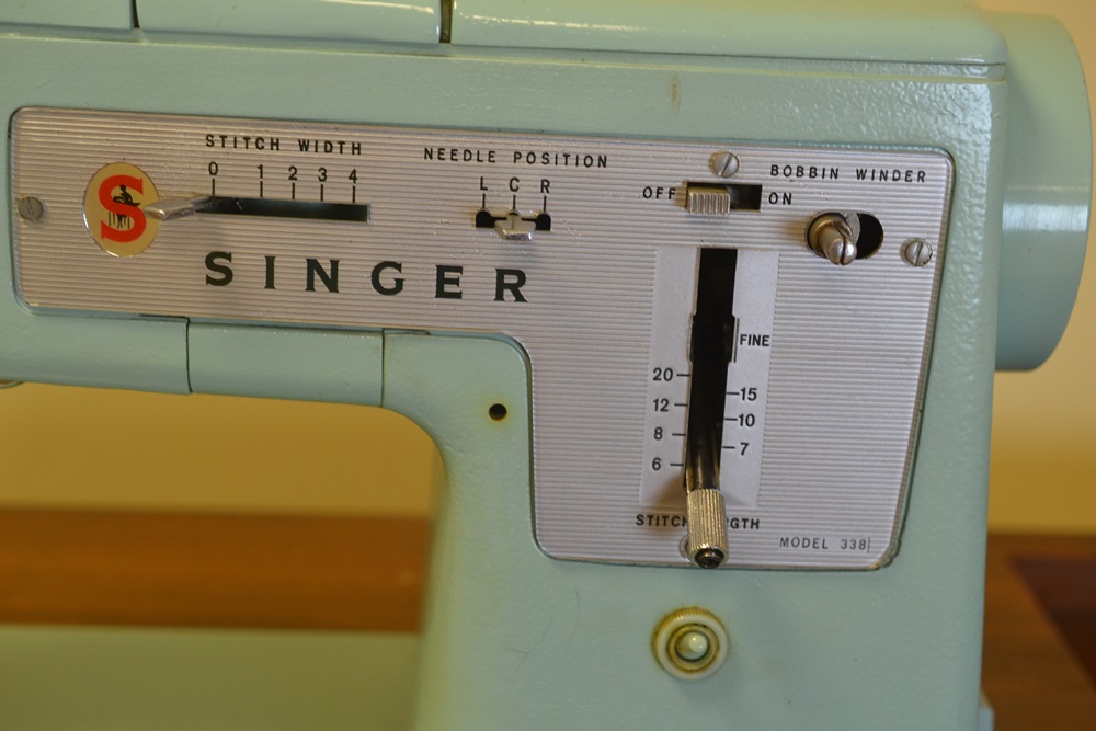 Vintage 1965 Singer Sewing Machine In Mid Century Cabinet