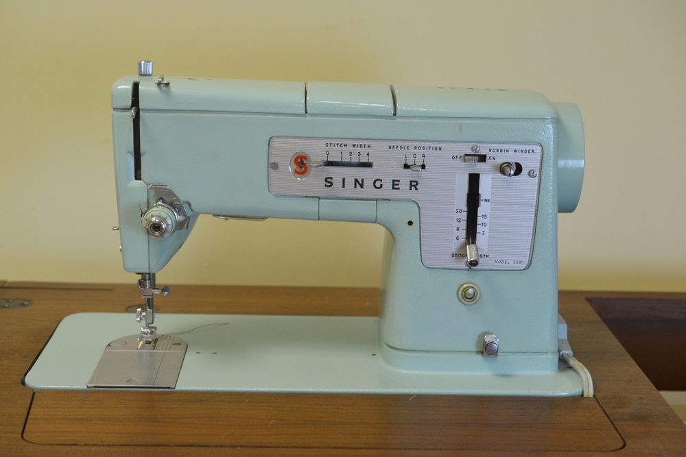 Vintage 1965 Singer Sewing Machine In Mid Century Cabinet