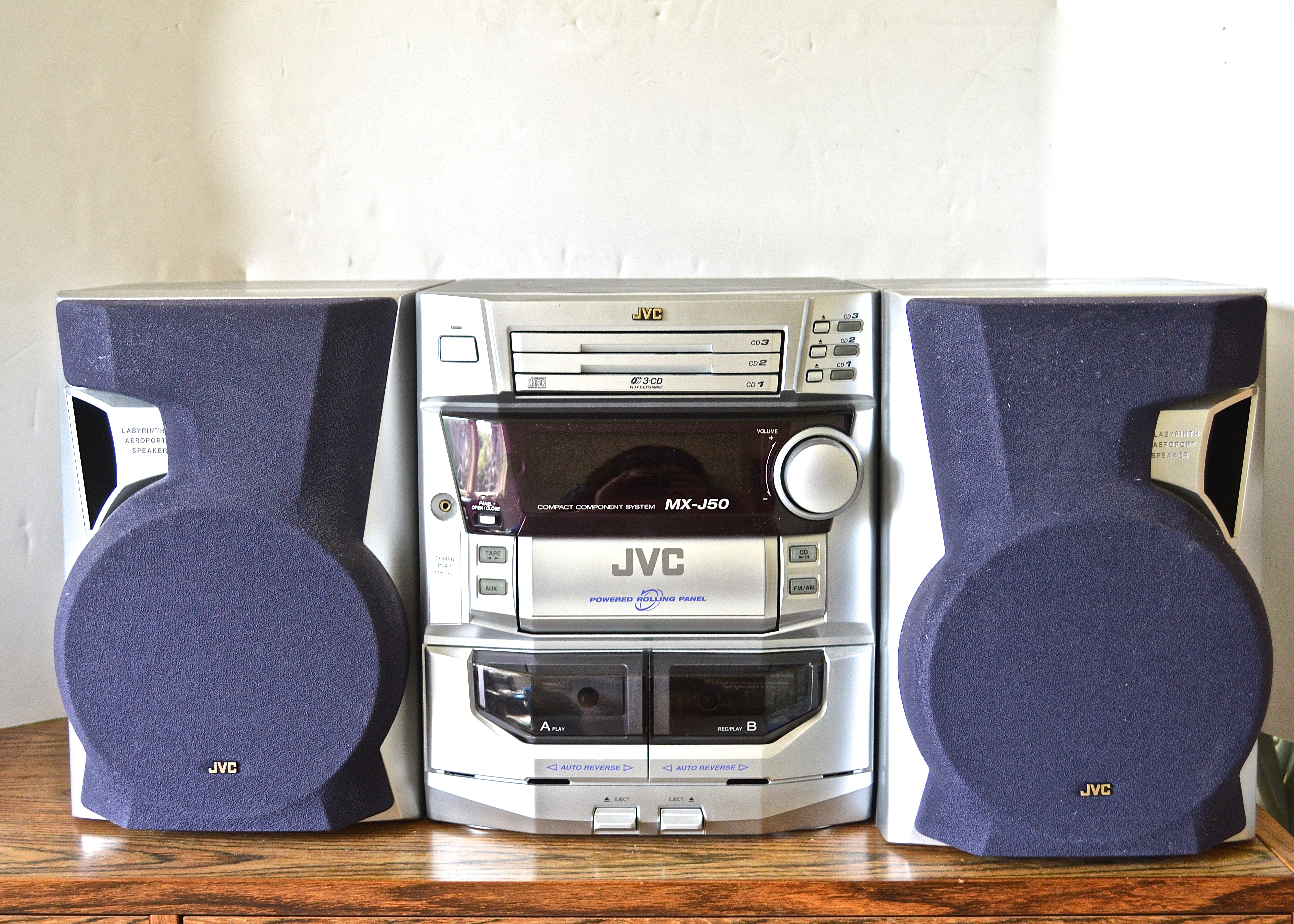 Assortment of Electronics, Including Vintage Radio