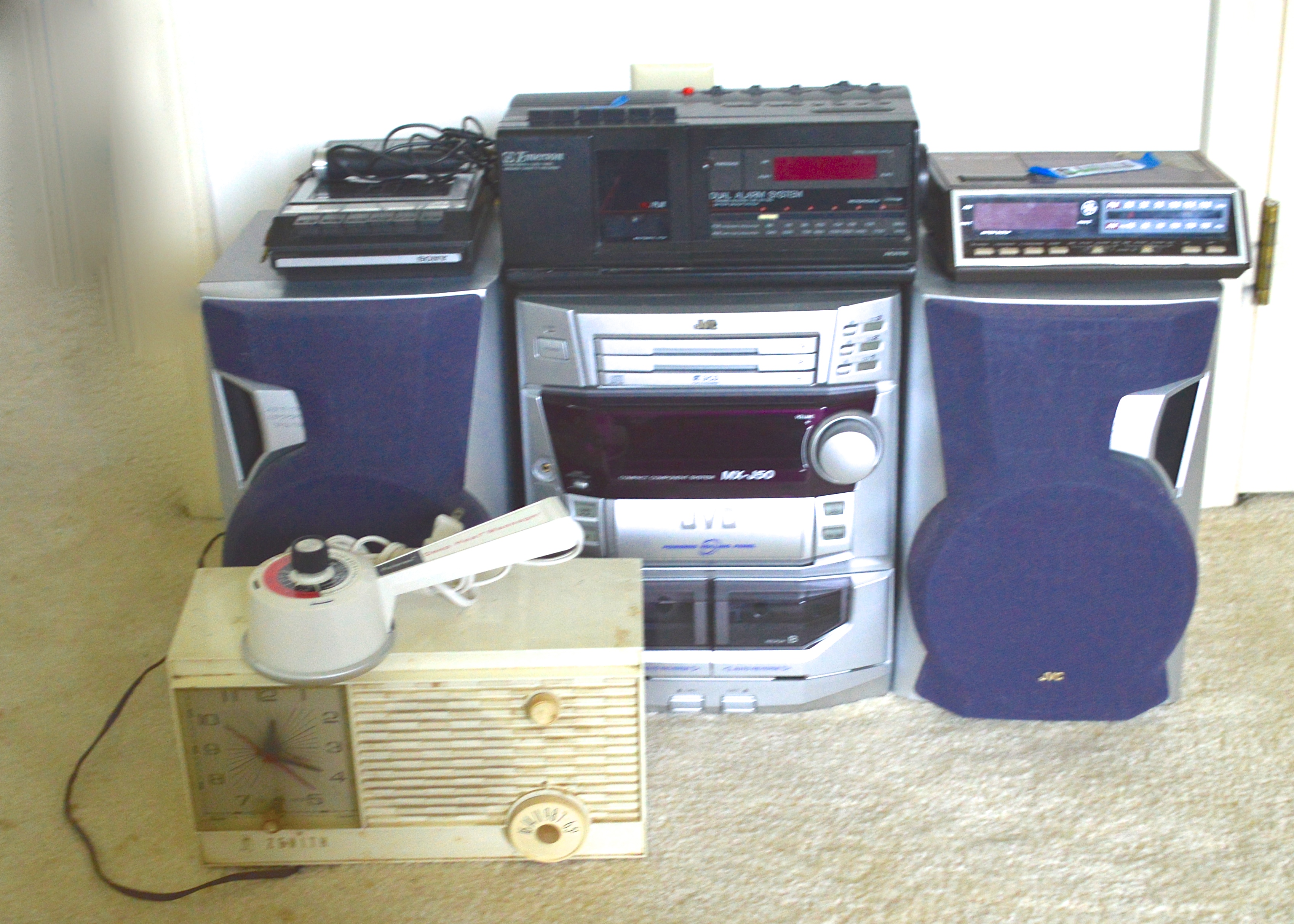 Assortment of Electronics, Including Vintage Radio