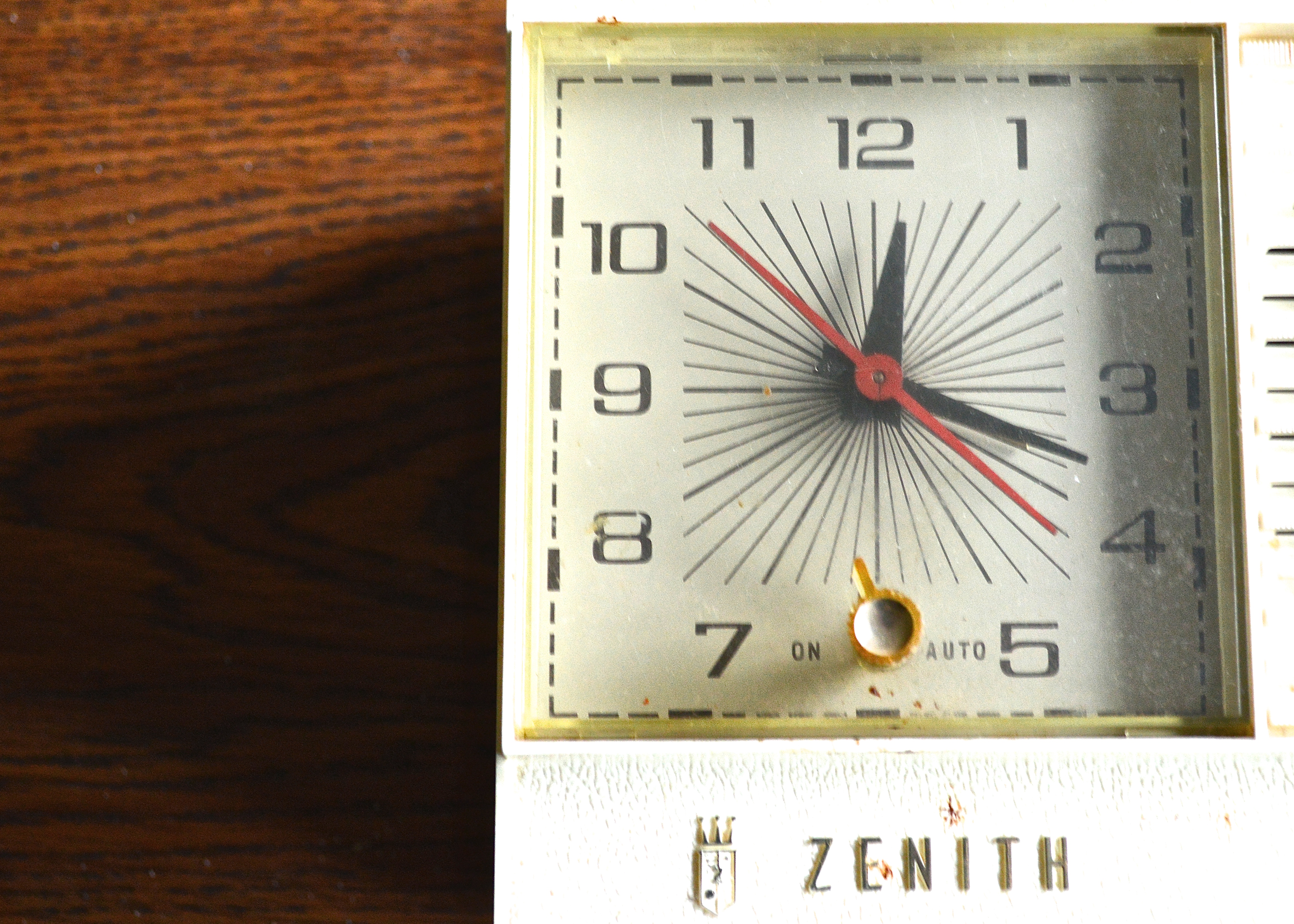 Assortment of Electronics, Including Vintage Radio