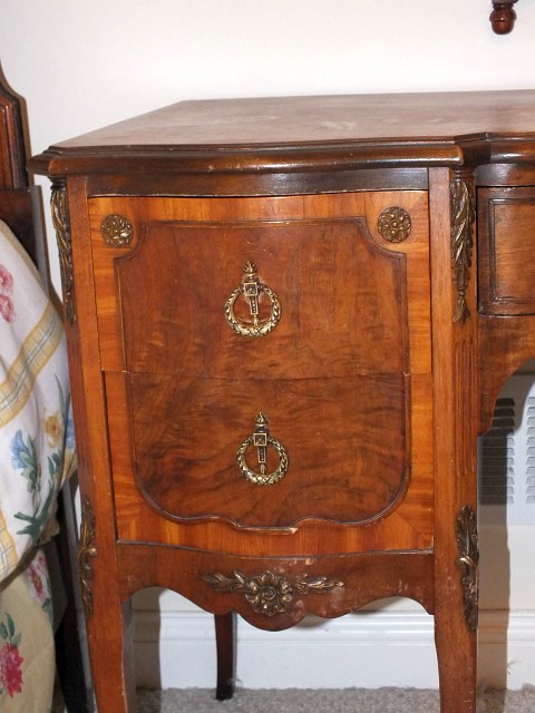 Vintage French Provincial Style Bedroom Suite