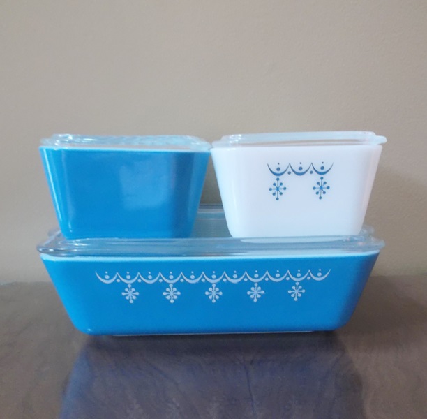 Four-Piece Pyrex Refrigerator Dish Set