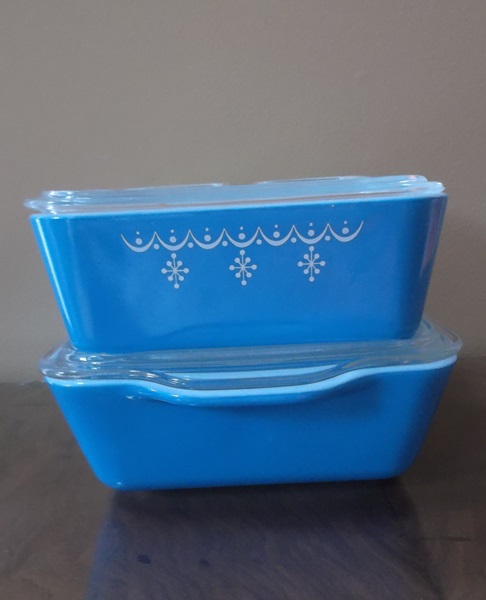 Four-Piece Pyrex Refrigerator Dish Set
