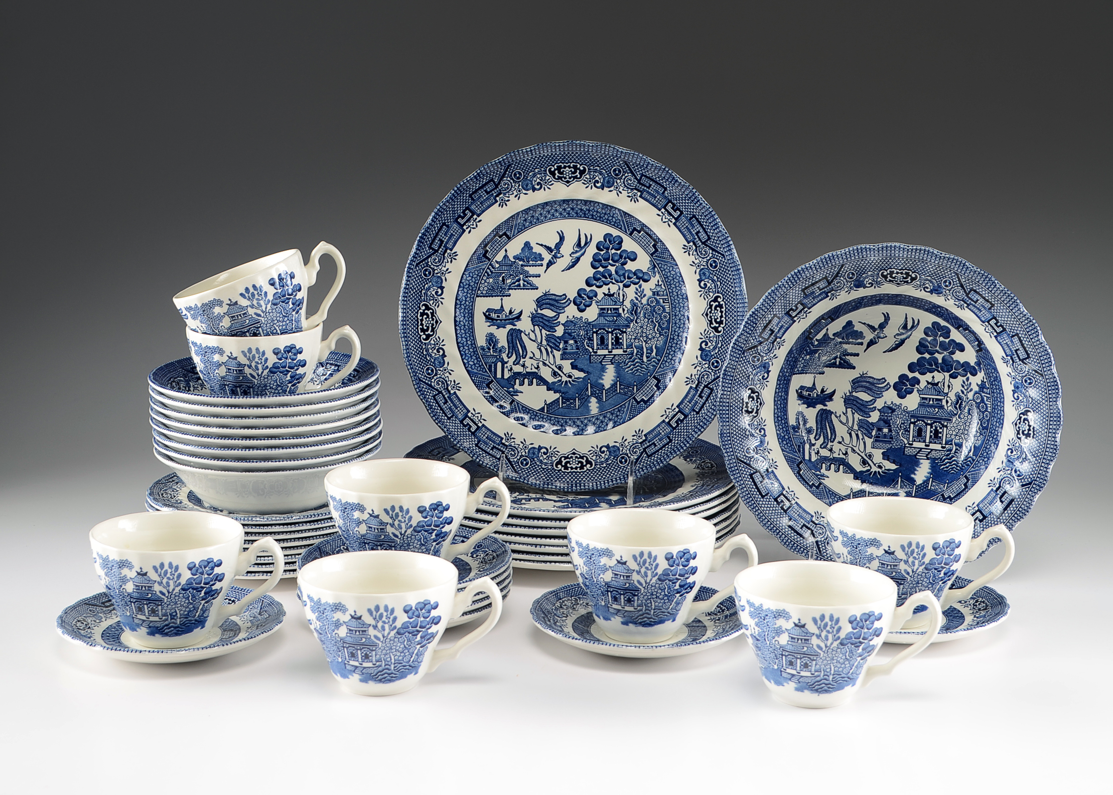 Royal Wessex "Blue Willow" Dinnerware Set 