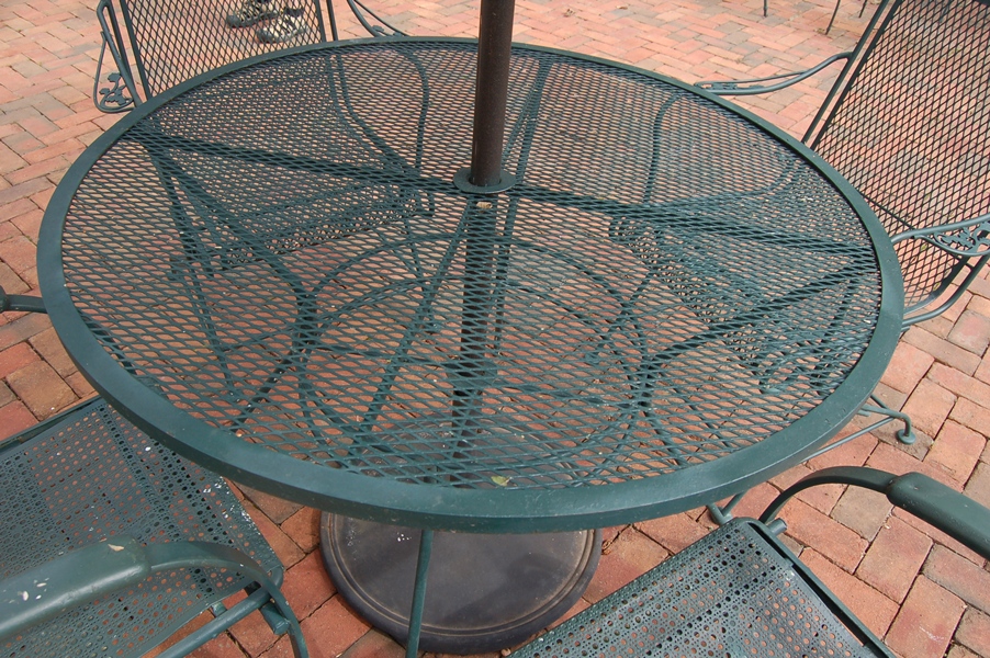 Round Outdoor Patio Table with Four Chairs and Umbrella