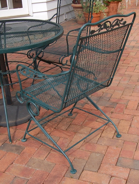 Round Outdoor Patio Table with Four Chairs and Umbrella