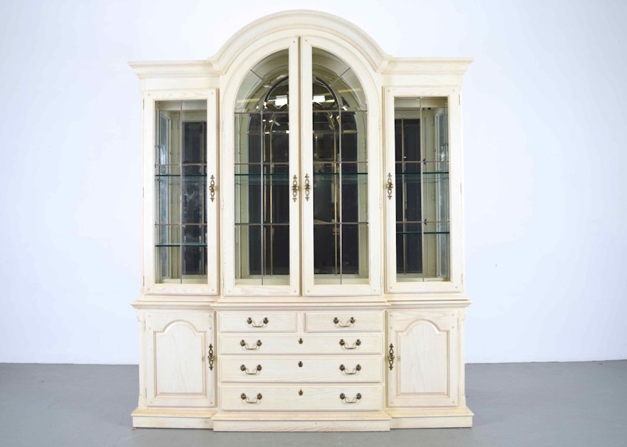 Thomasville French Country China Cabinet