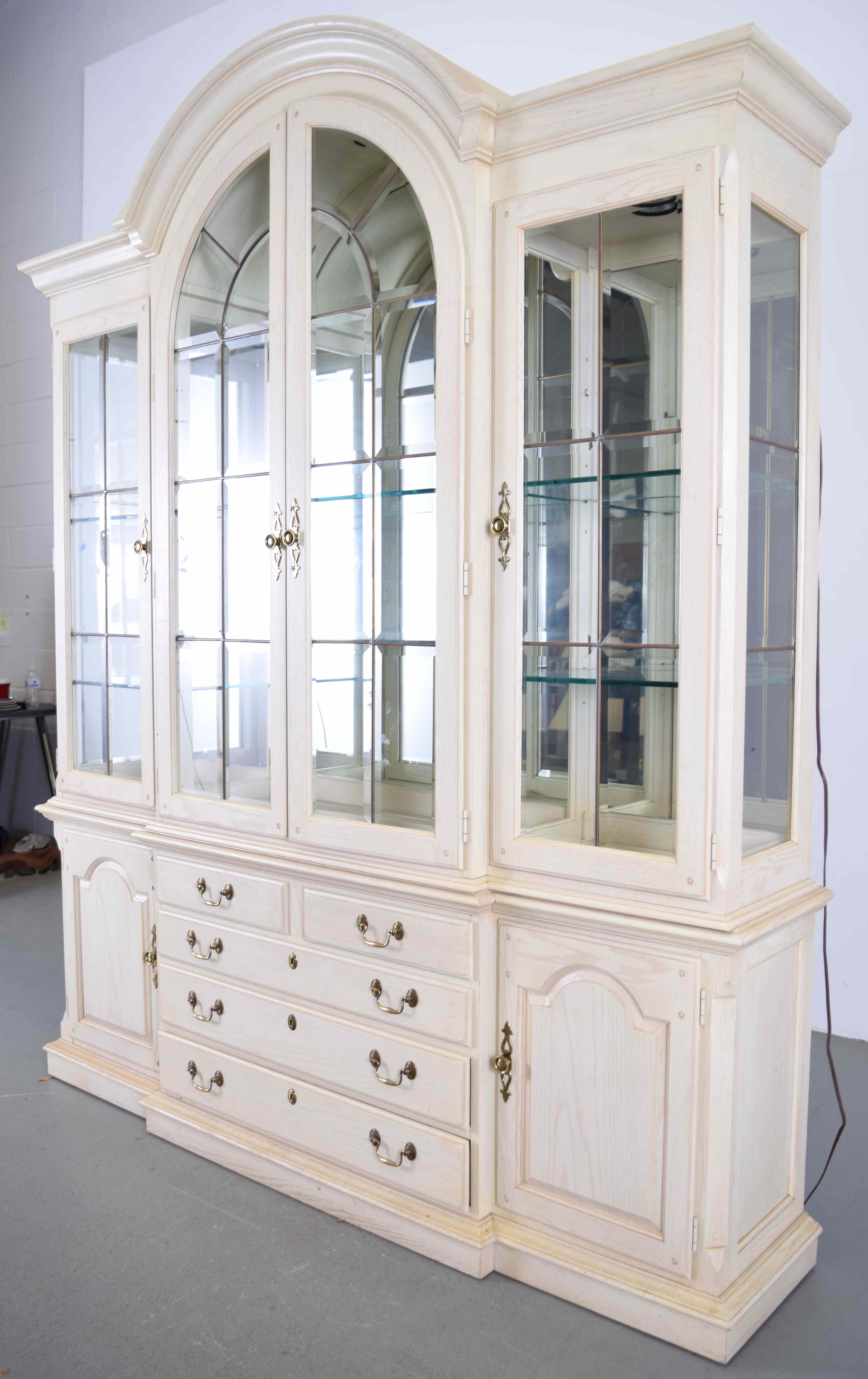 Thomasville French Country China Cabinet